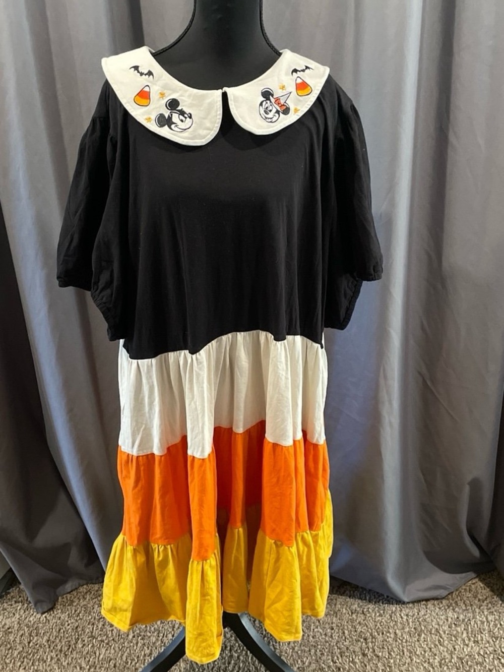 her universe, Disney candy corn Halloween dress size 5X